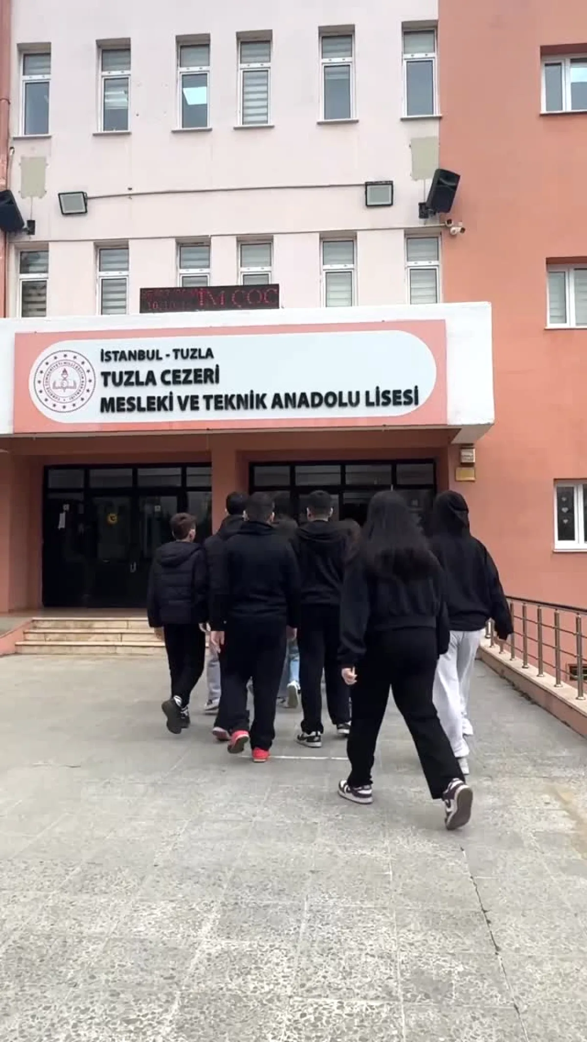 Tuzla'da Ortaokullular Mesleği Atölyede Öğreniyor Tuzla'da Ortaokullular Mesleği Atölyede Öğreniyor