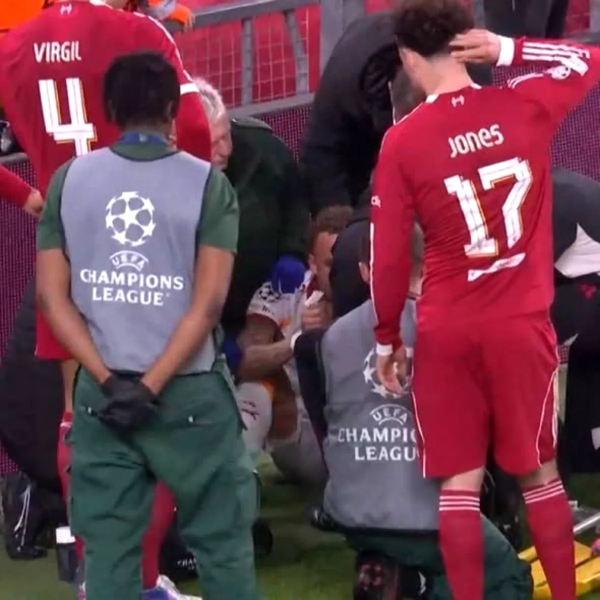 Drogba Maçta Parmağını Kaybetti, Liverpool Yaptırımla Karşı Karşıya Drogba Maçta Parmağını Kaybetti, Liverpool Yaptırımla Karşı Karşıya