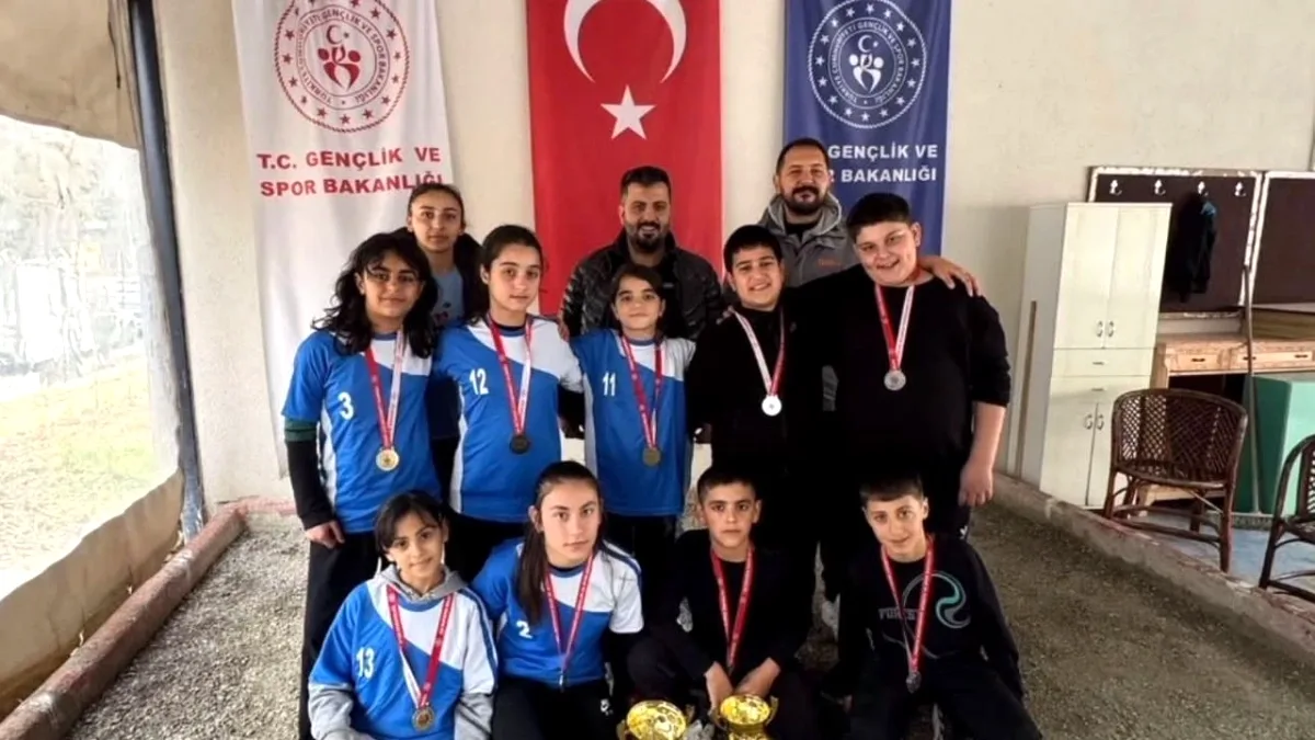Yalova Bocce'de Hacı Ali Saruhan Zirvede! Kız Şampiyon, Erkek İkinci Yalova Bocce'de Hacı Ali Saruhan Zirvede! Kız Şampiyon, Erkek İkinci