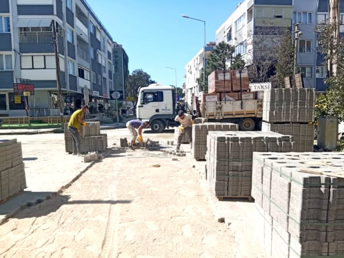 Edremit'te Yol Çalışmaları Devam Ediyor, 24014 Sokakta Hazırlıklar Başladı Edremit'te Yol Çalışmaları Devam Ediyor, 24014 Sokakta Hazırlıklar Başladı