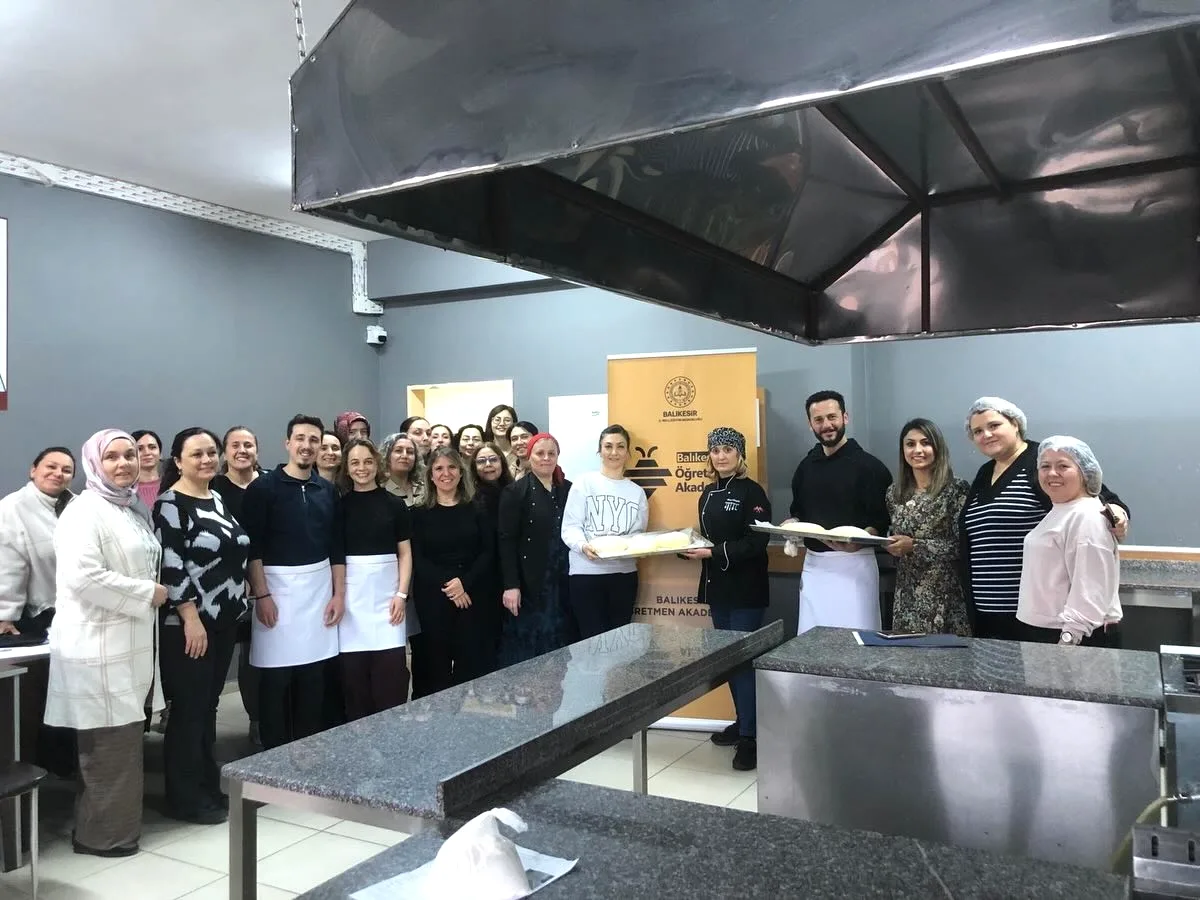 Balıkesir'de Öğretmenler Dursunbey Kabaklı Ekmeği Keşfetti Balıkesir'de Öğretmenler Dursunbey Kabaklı Ekmeği Keşfetti
