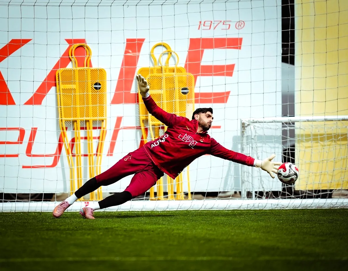 Galatasaray'ın Bugünkü Antrenmanından Kareler! Ne Gösterdi? Galatasaray'ın Bugünkü Antrenmanından Kareler! Ne Gösterdi?