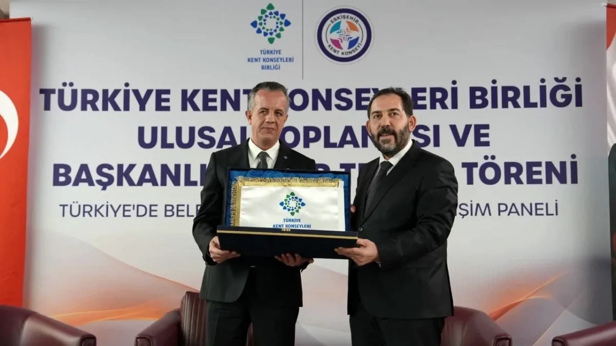 Eskişehir Kent Konseyi Başkanı Ahmet Kapanoğlu, Türkiye Kent Konseyleri Birliği'nin Yeni Dönem Başkanı Oldu Eskişehir Kent Konseyi Başkanı Ahmet Kapanoğlu, Türkiye Kent Konseyleri Birliği'nin Yeni Dönem Başkanı Oldu