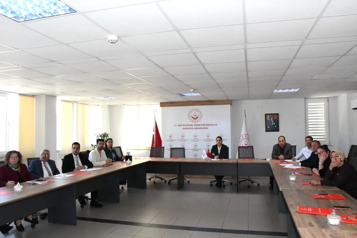 Antalya'da Afet Psikososyal Destek Toplantısı: Vatandaşlara Hızlı Yardım Nasıl Sunulacak? Antalya'da Afet Psikososyal Destek Toplantısı: Vatandaşlara Hızlı Yardım Nasıl Sunulacak?