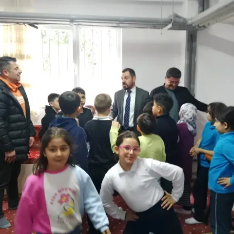 AK Parti Sincan İlçe Başkanlığı, Kur'an Kursunu Ziyaret Etti