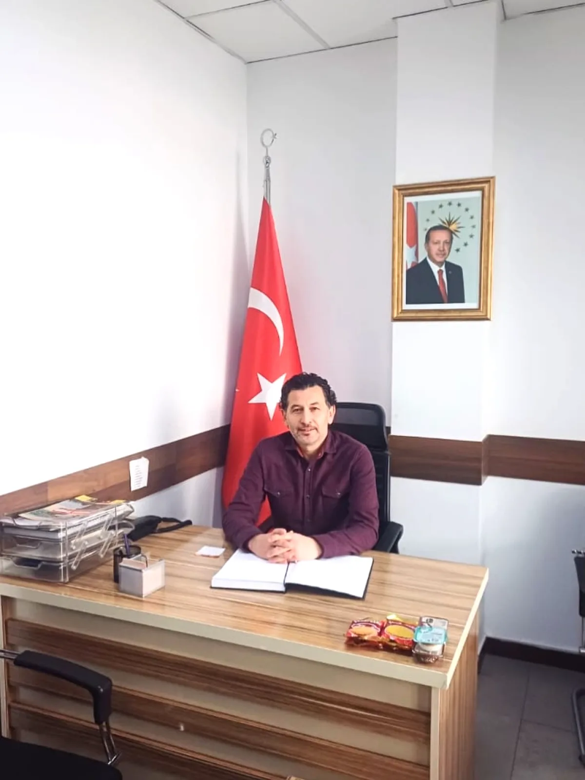 Yenimahalle'de Bugün Nöbetçi AK Parti Yöneticisi Osman ÇOTUR Yenimahalle'de Bugün Nöbetçi AK Parti Yöneticisi Osman ÇOTUR