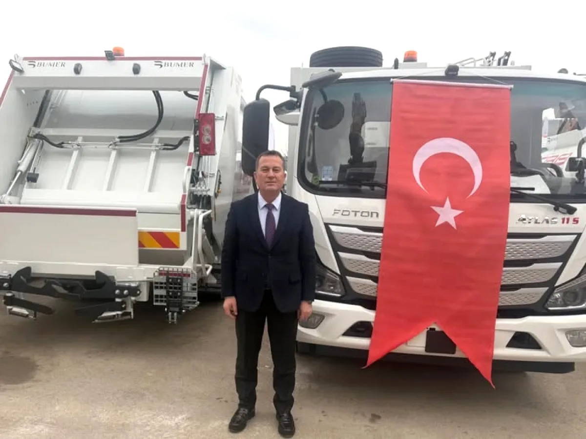 Nizip Belediyesi, TBB Desteğiyle Yeni Çöp Toplama Aracını Teslim Aldı Nizip Belediyesi, TBB Desteğiyle Yeni Çöp Toplama Aracını Teslim Aldı