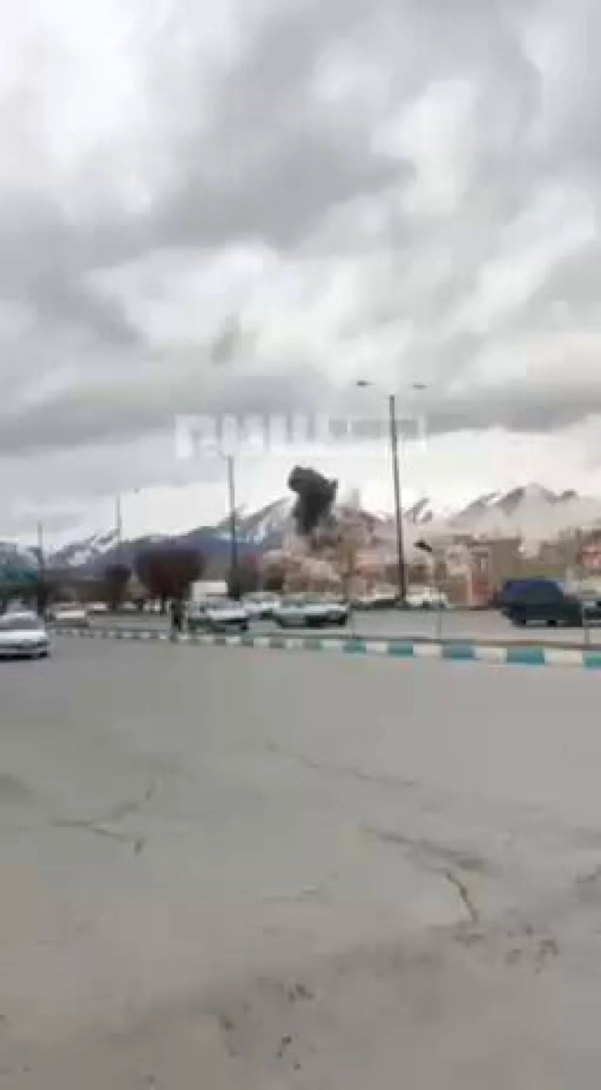 İsrail ve ABD İran'ın Hamedan Kentini Vurdu İsrail ve ABD İran'ın Hamedan Kentini Vurdu