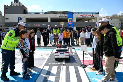 Yalova'da Çocuklar Trafik Kurallarını Uygulamalı Öğrendi