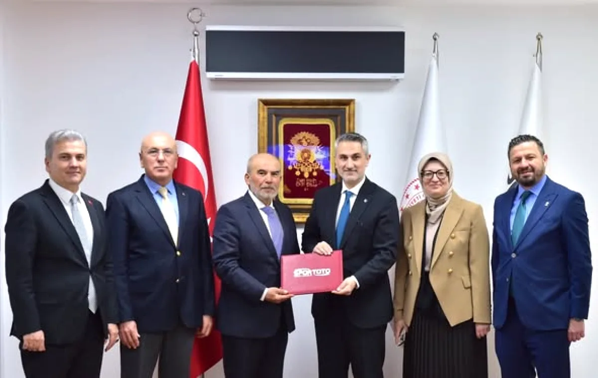 Dursunbey'e Yeni Antrenman Sahaları: İmza Ankara'da Atıldı Dursunbey'e Yeni Antrenman Sahaları: İmza Ankara'da Atıldı