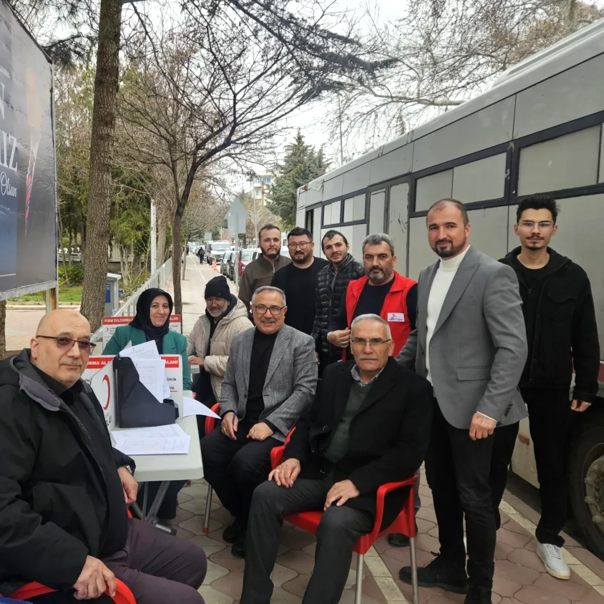 Şereflikoçhisar Ak Parti Üyeleri Hayat Kurtaran Kan Bağışı Yaptı Şereflikoçhisar Ak Parti Üyeleri Hayat Kurtaran Kan Bağışı Yaptı