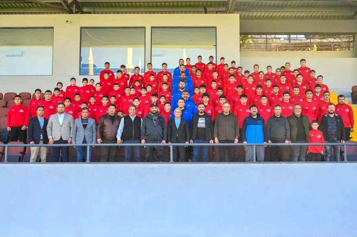 Kumluca'da 27. Geleneksel Yağlı Pehlivan Güreşleri! 3 Mayıs'ta Atatürk Stadı'nda Kumluca'da 27. Geleneksel Yağlı Pehlivan Güreşleri! 3 Mayıs'ta Atatürk Stadı'nda