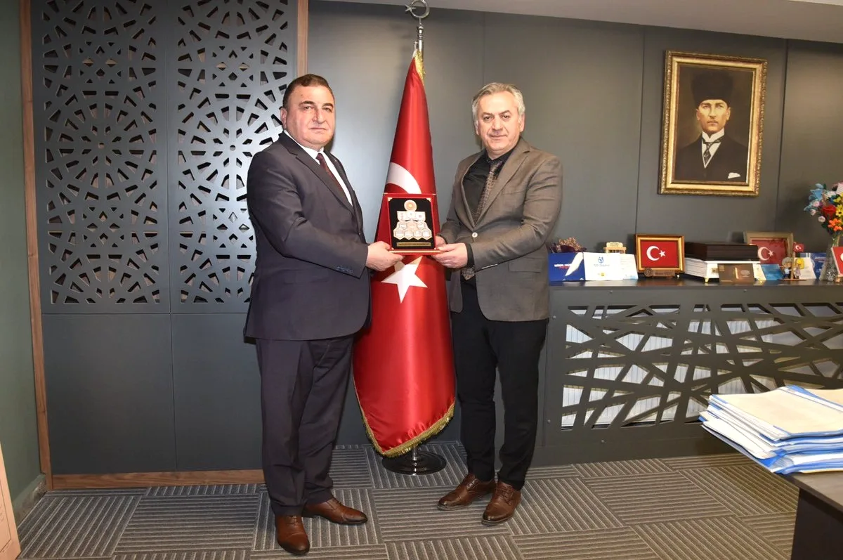 Konya'da Eğitim-Savunma Buluşması: Pehlivanoğlu'dan Ziyaret Konya'da Eğitim-Savunma Buluşması: Pehlivanoğlu'dan Ziyaret