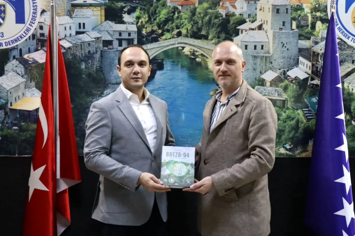 İzmit Belediyesi'nden Karamürsel'e Dayanışma Ziyareti İzmit Belediyesi'nden Karamürsel'e Dayanışma Ziyareti