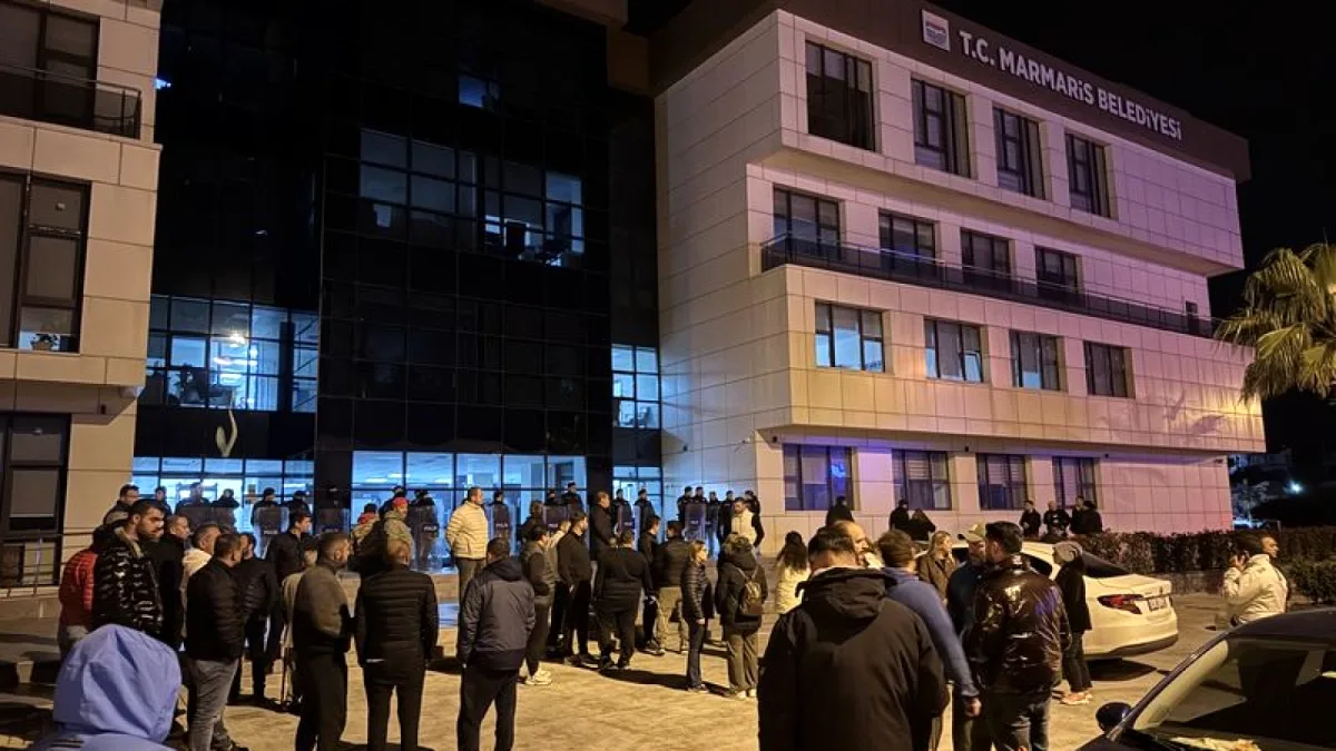 Marmaris'te Rüşvet Operasyonu! 3 Gözaltı, Arama Başladı Marmaris'te Rüşvet Operasyonu! 3 Gözaltı, Arama Başladı