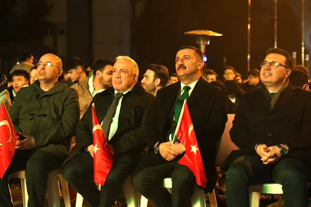 A Milli Takım Finalde! Bursa'da Coşkulu Kutlama A Milli Takım Finalde! Bursa'da Coşkulu Kutlama
