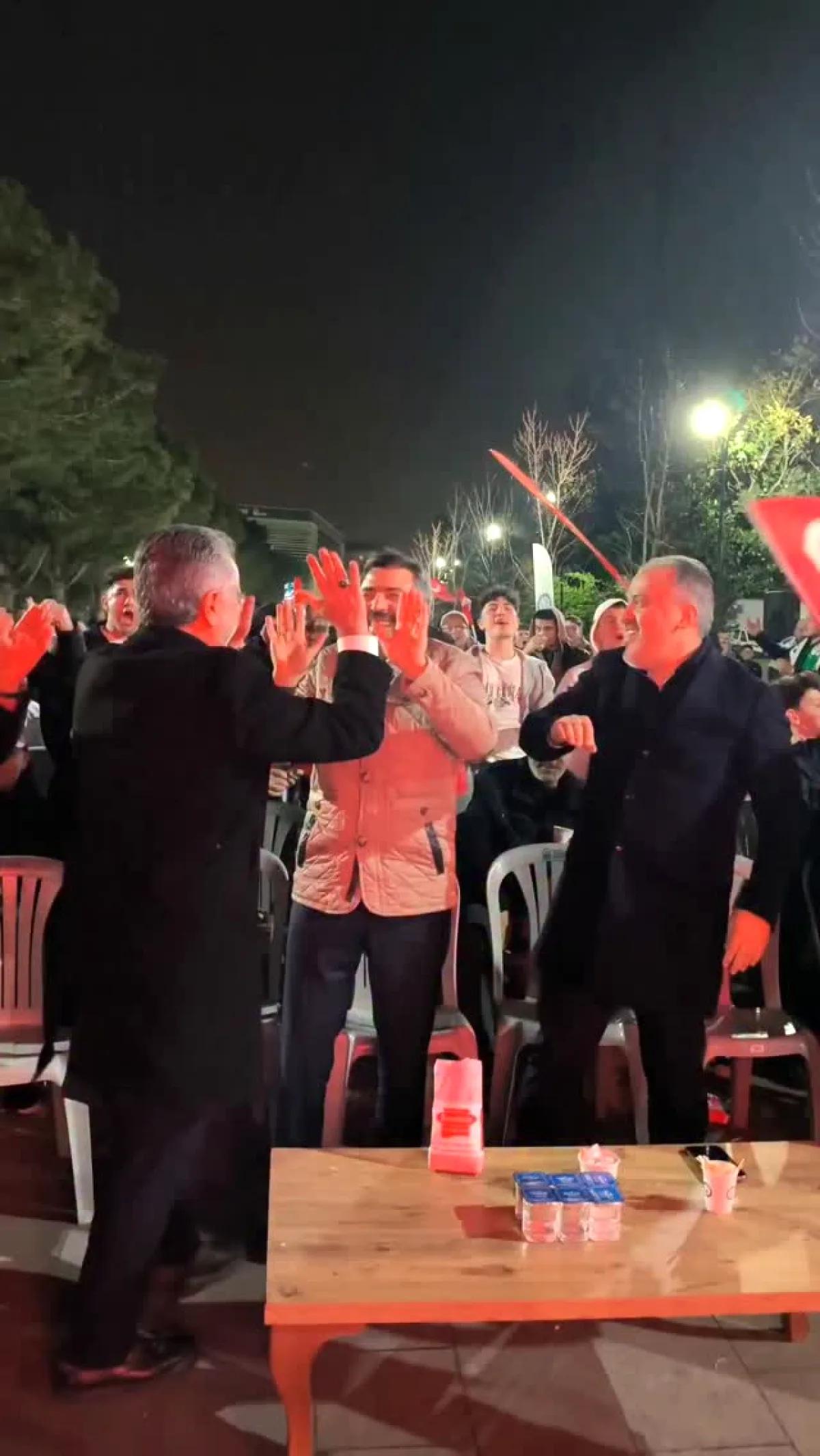 Finaldeyiz! Bursa Yıldırım Bayrak Alanı'nda "BizimÇocuklar" Duyurusu Finaldeyiz! Bursa Yıldırım Bayrak Alanı'nda "BizimÇocuklar" Duyurusu