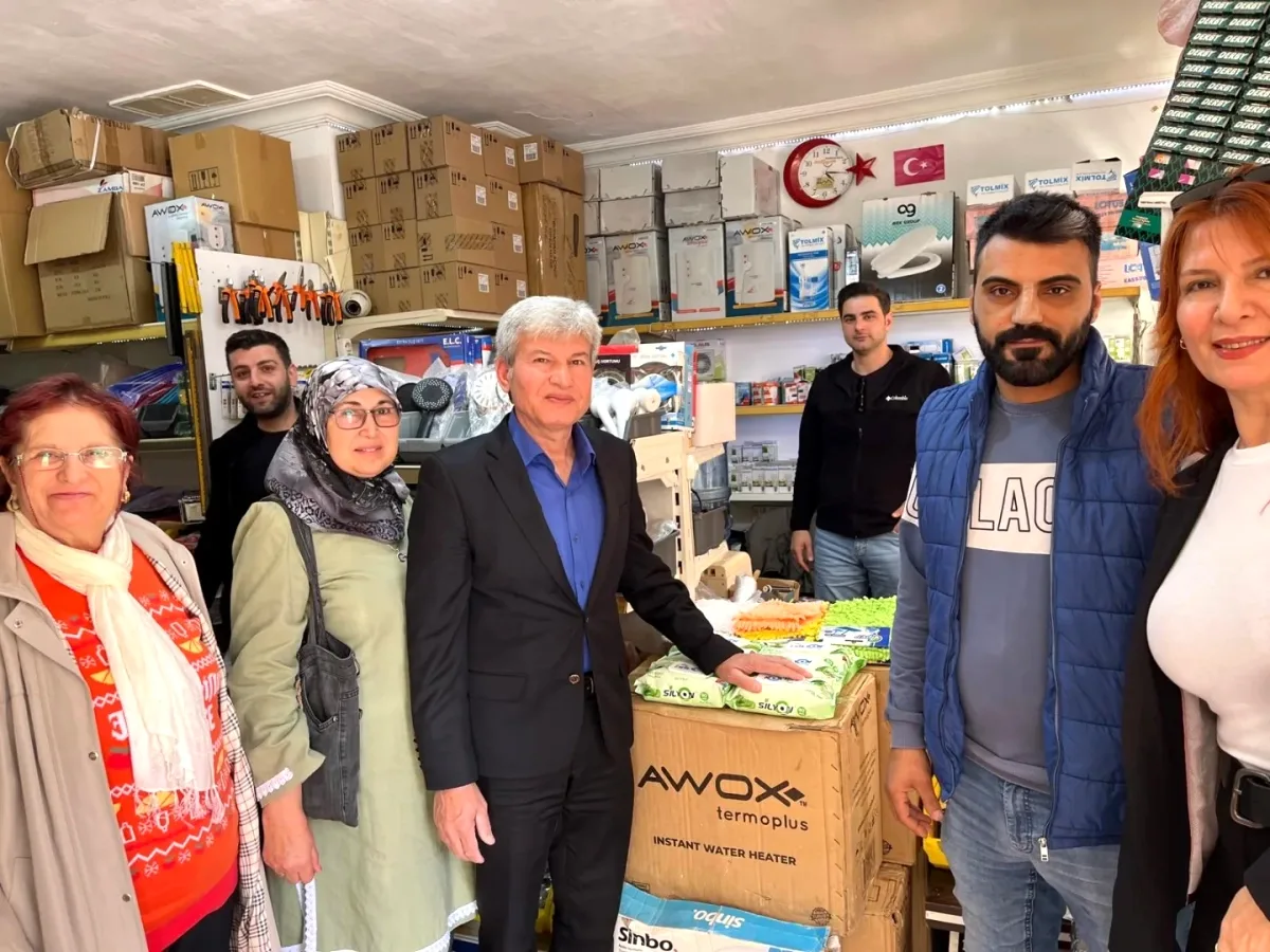 MHP Muratpaşa'dan Kızılarık Esnafına Ziyaret MHP Muratpaşa'dan Kızılarık Esnafına Ziyaret