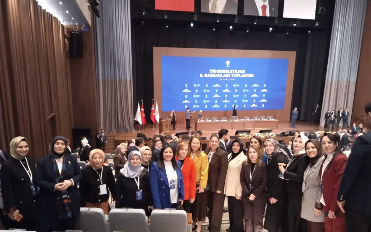 AK Parti Genişletilmiş İl Başkanları Toplantısı: Kadın Kolları Öne Çıktı AK Parti Genişletilmiş İl Başkanları Toplantısı: Kadın Kolları Öne Çıktı