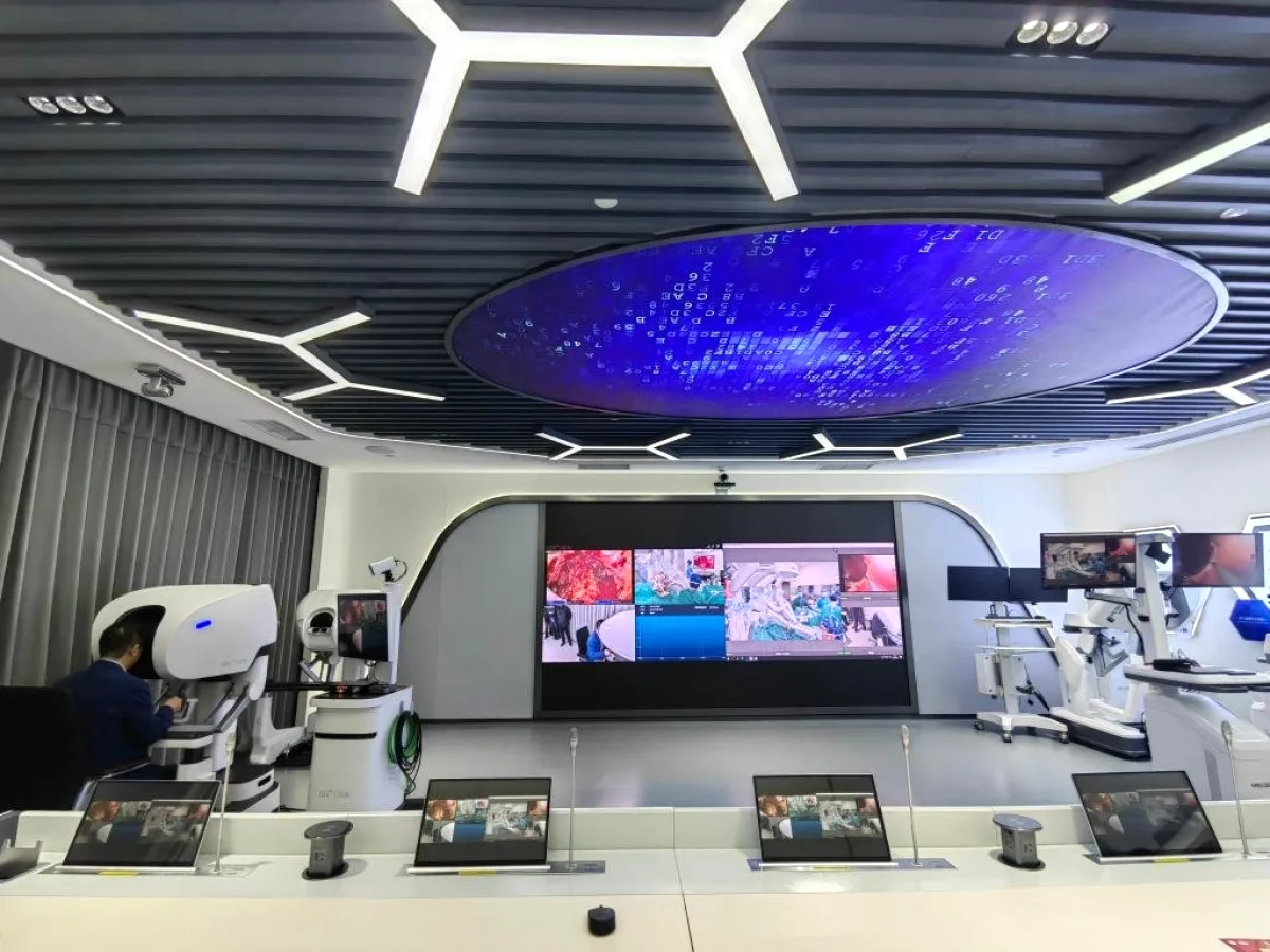 Sichuan'da 17.000 km Mesafeden Gerçekleştirilen 7 Robotik Ameliyat Sichuan'da 17.000 km Mesafeden Gerçekleştirilen 7 Robotik Ameliyat