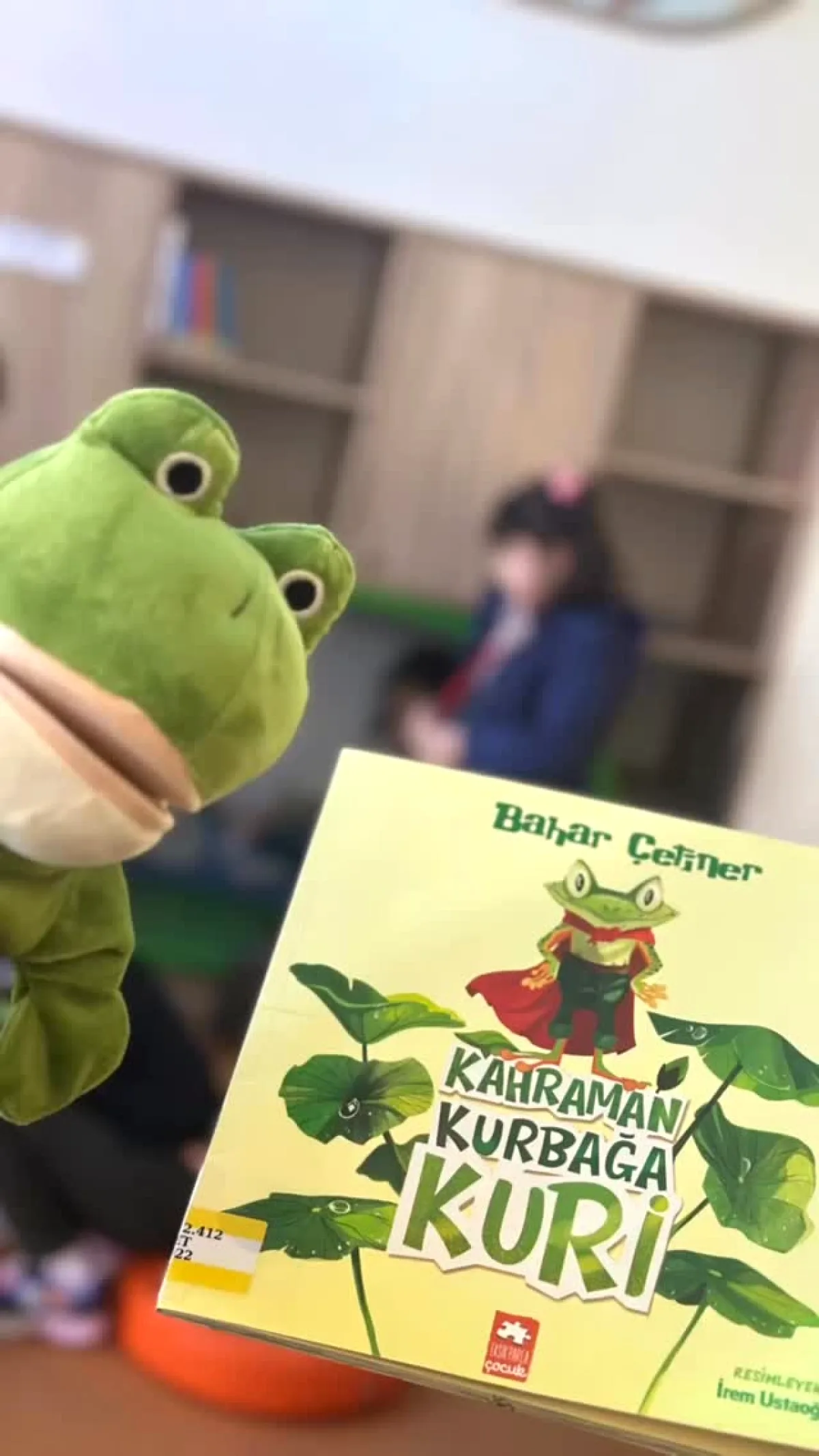 Kütüphaneler Haftası'nda Minik Eller Kitap Dünyasını Keşfetti Kütüphaneler Haftası'nda Minik Eller Kitap Dünyasını Keşfetti