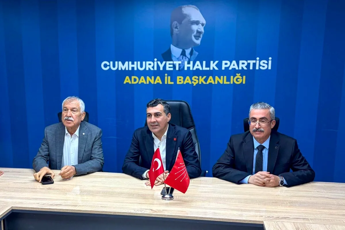 Karataş Belediye Başkanı Adayı Ali Bedrettin Karataş'tan CHP Ziyareti Karataş Belediye Başkanı Adayı Ali Bedrettin Karataş'tan CHP Ziyareti