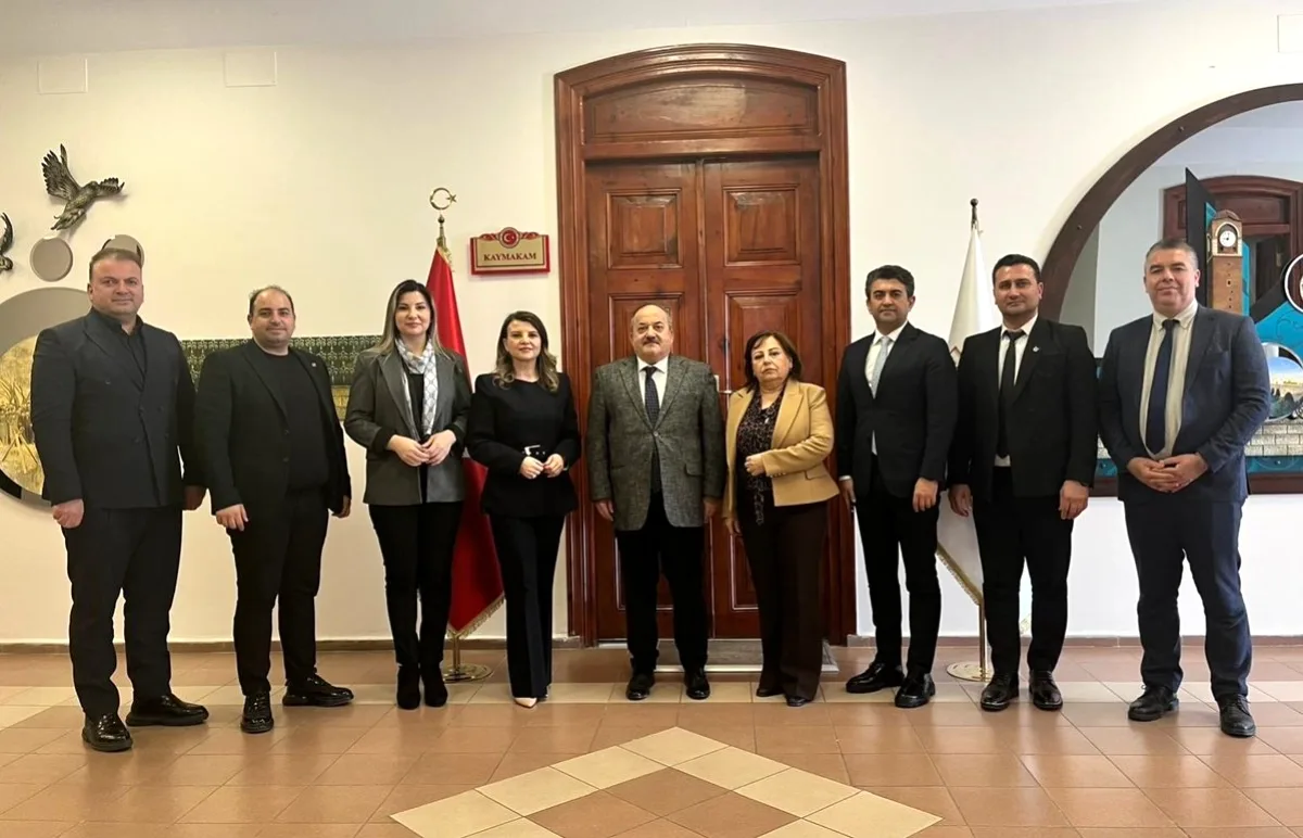 Seyhan Kaymakamı, Eğitim Platformu Yöneticilerini Makamında Kabul Etti Seyhan Kaymakamı, Eğitim Platformu Yöneticilerini Makamında Kabul Etti