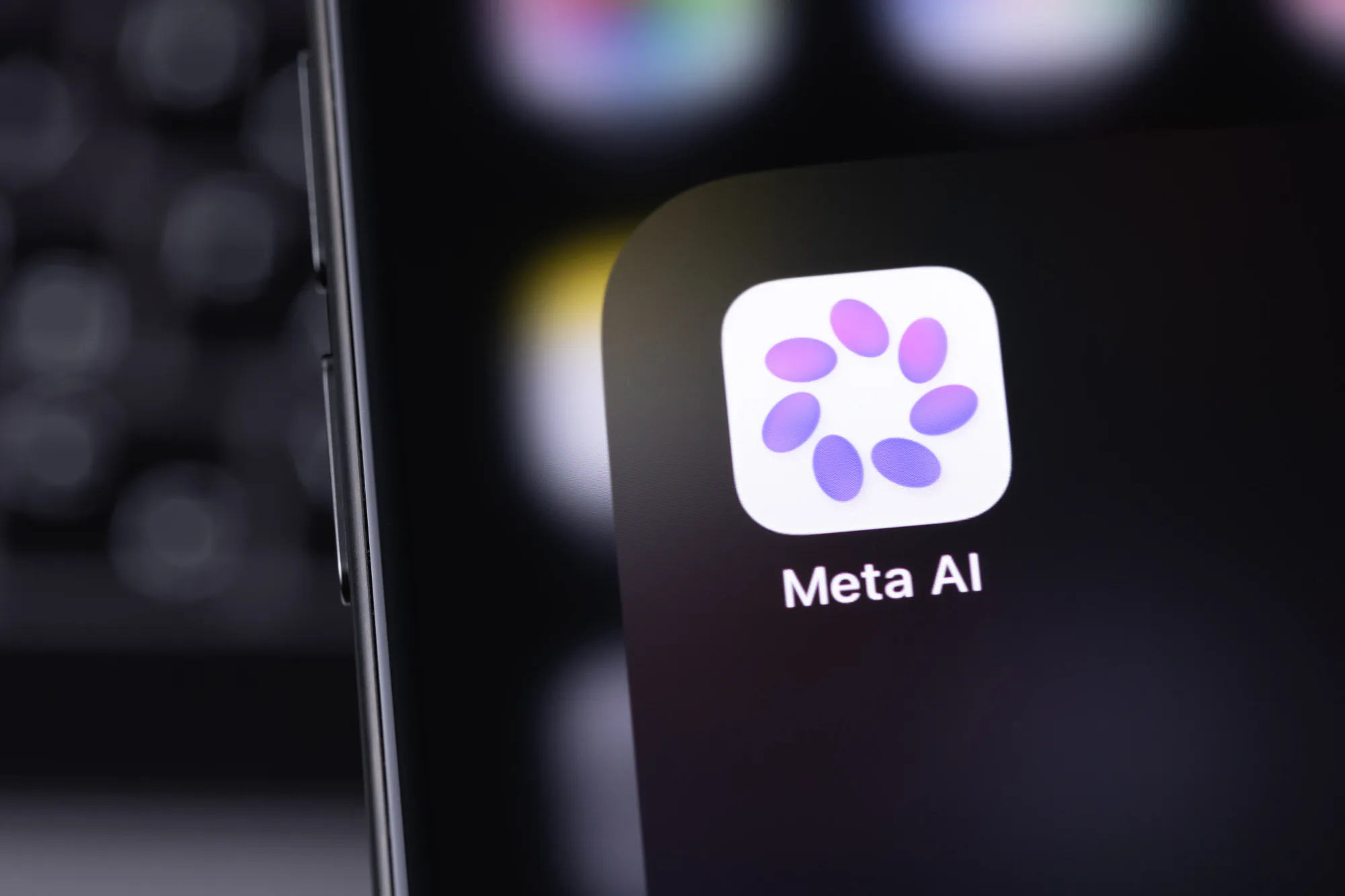 Meta'nın Yeni Açık Kaynaklı Modeli Glimmer Laptoplarda Yapay Zeka Ajanlarını Çalıştırıyor Meta'nın Yeni Açık Kaynaklı Modeli Glimmer Laptoplarda Yapay Zeka Ajanlarını Çalıştırıyor