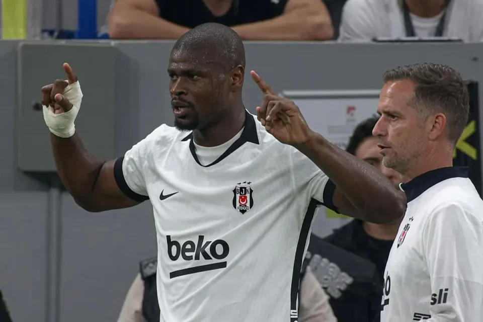 Beşiktaş'te Agbadou'dan Radikal Değişim: Yeni İmajı Sosyal Medyada Viral Oldu görseli