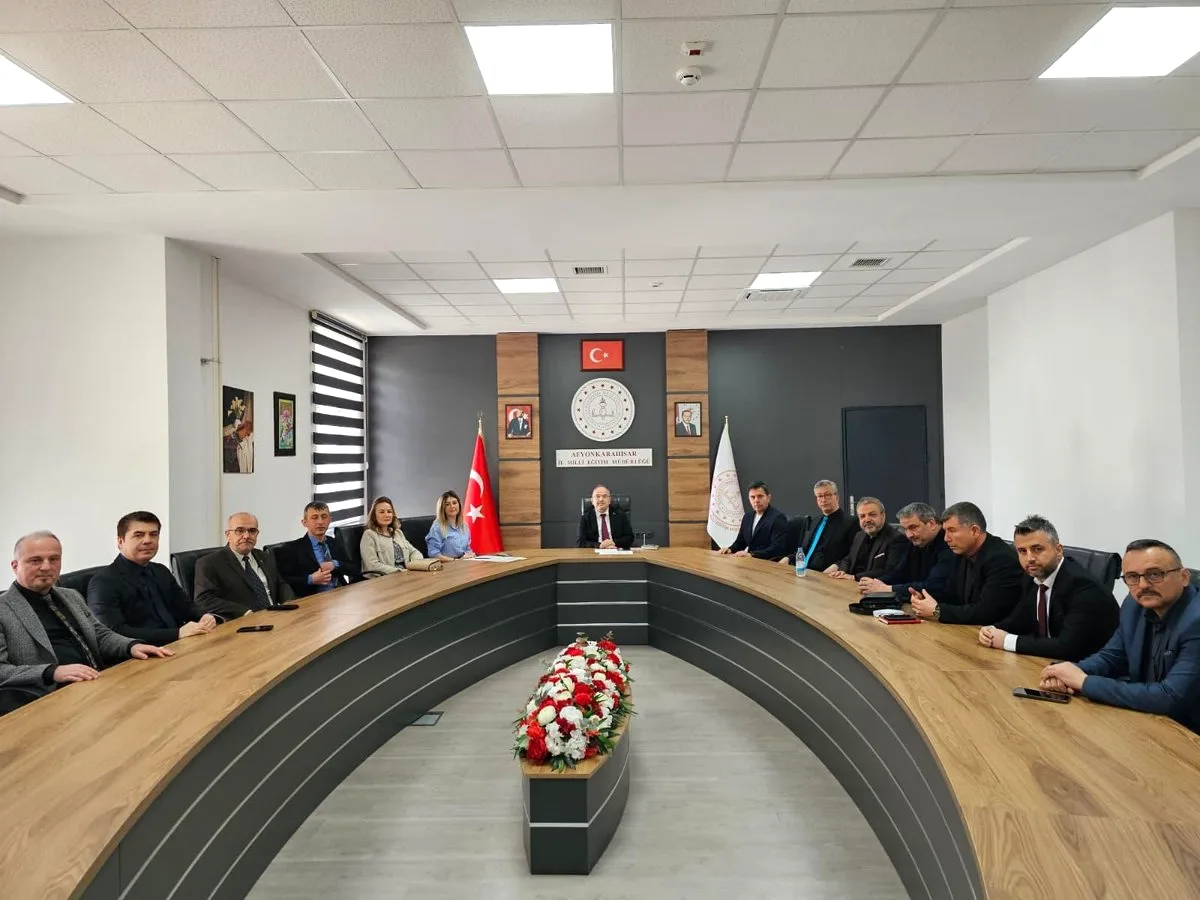 Afyonkarahisar'da 2204 B Bölge Finali Öncesi Toplantı Yapıldı Afyonkarahisar'da 2204 B Bölge Finali Öncesi Toplantı Yapıldı