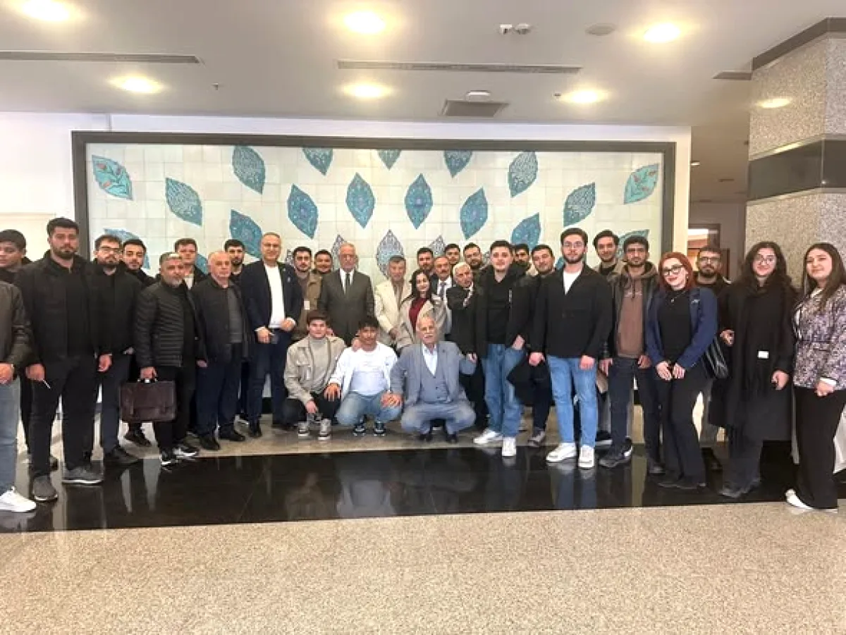 Bursa Milletvekili İran'dan Dönen Öğrencileri Ağırladı Bursa Milletvekili İran'dan Dönen Öğrencileri Ağırladı