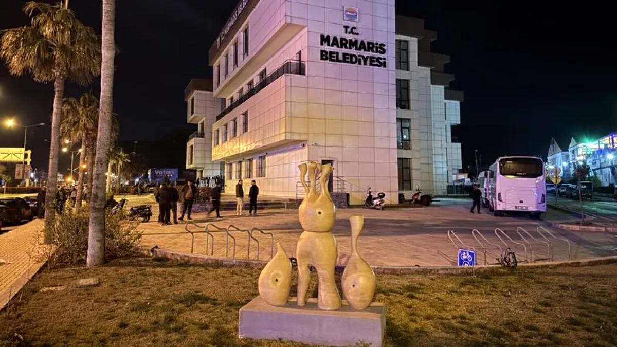 Marmaris'te Rüşvet Soruşturması: 13 Gözaltı Marmaris'te Rüşvet Soruşturması: 13 Gözaltı