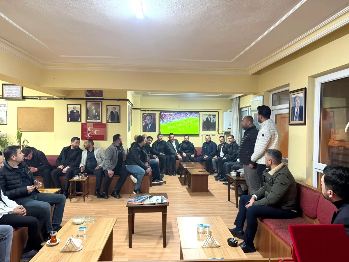 MHP Çubuk İlçe Başkanlığı, Türkiye-Romanya Maçını Takip Etti MHP Çubuk İlçe Başkanlığı, Türkiye-Romanya Maçını Takip Etti