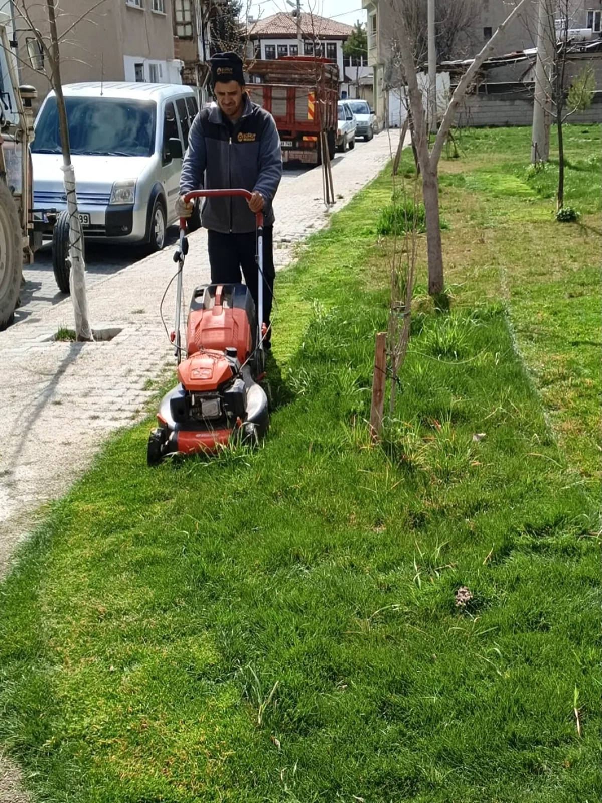 Şuhut Belediyesi Park ve Yeşil Alanlarda Bakım Çalışmalarını Sürdürüyor Şuhut Belediyesi Park ve Yeşil Alanlarda Bakım Çalışmalarını Sürdürüyor