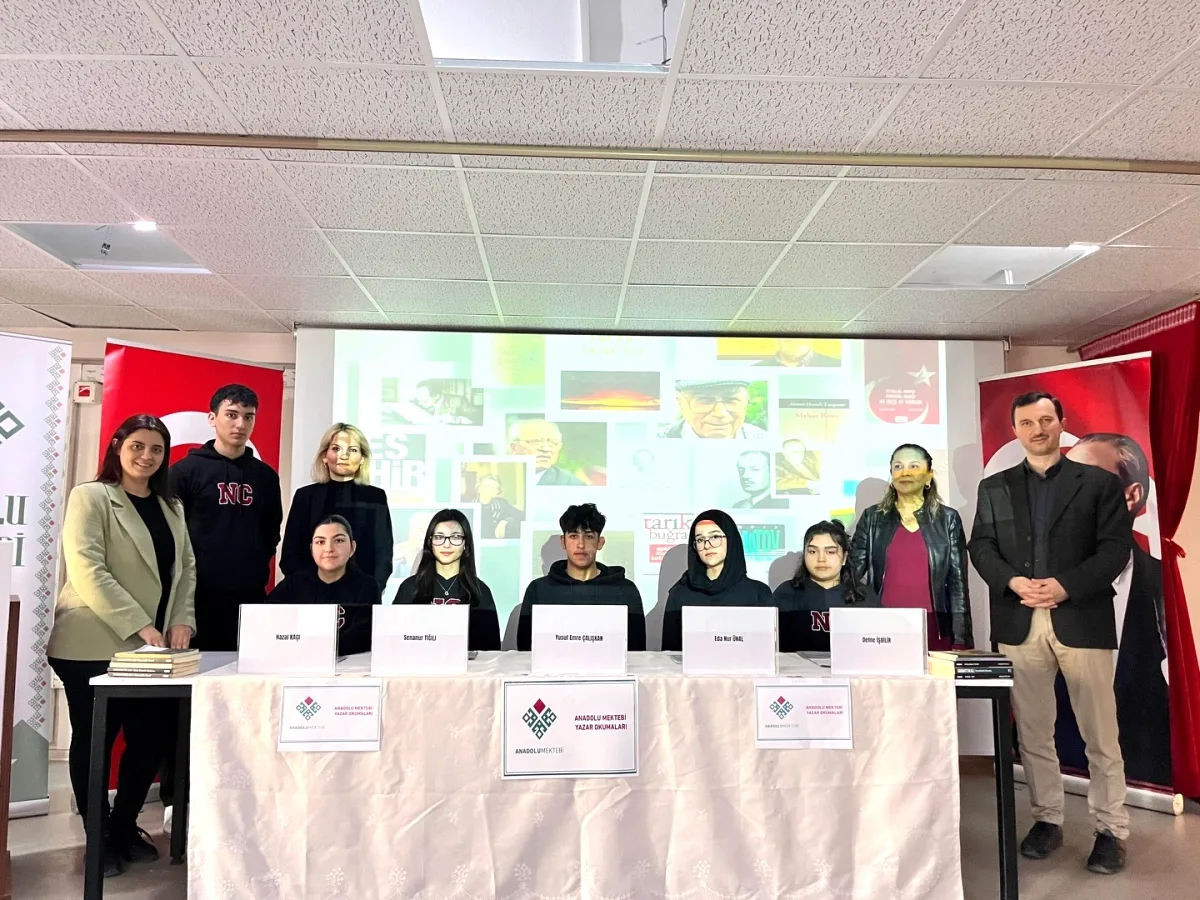 Sabahattin Ali Okul Paneli Ataşehir'de Başarıyla Gerçekleşti Sabahattin Ali Okul Paneli Ataşehir'de Başarıyla Gerçekleşti