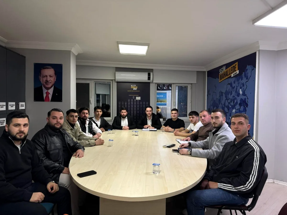 AK Parti Kocaeli Gençlik Kolları Birim Başkanları Toplantısı AK Parti Kocaeli Gençlik Kolları Birim Başkanları Toplantısı