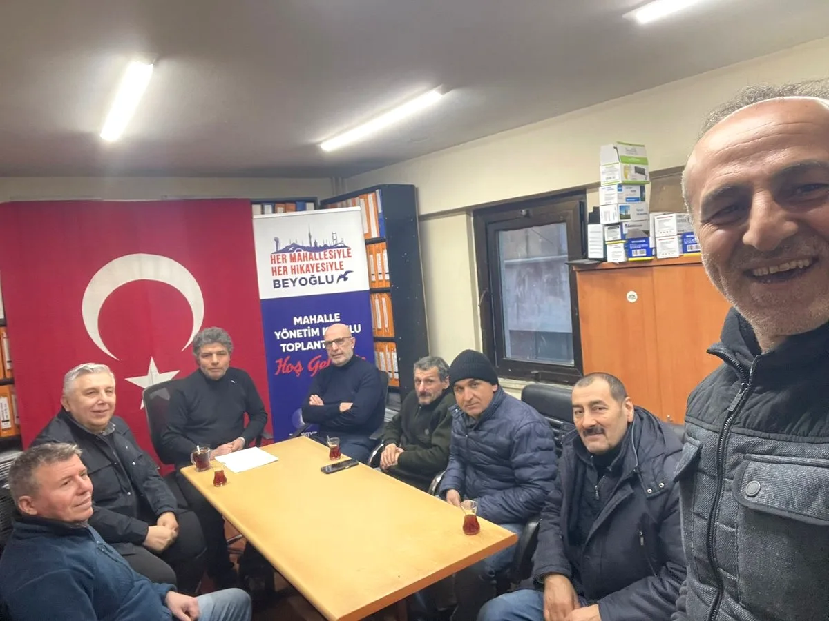 AK Parti Beyoğlu Mahalle Yönetim Kurulu Toplantısı Düzenlendi AK Parti Beyoğlu Mahalle Yönetim Kurulu Toplantısı Düzenlendi