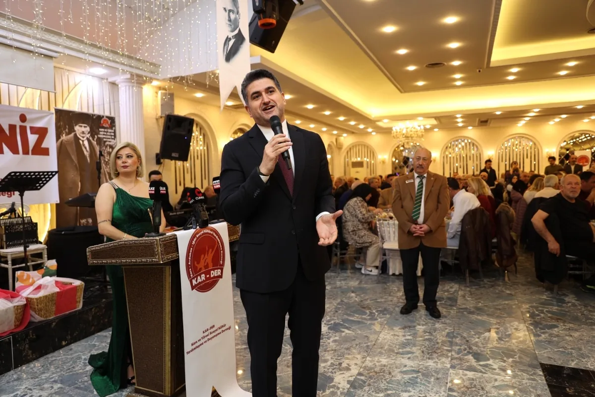Onursal Adıgüzel Ataşehir'de Kaz Gecesi'nde Hemşehrileriyle Buluştu Onursal Adıgüzel Ataşehir'de Kaz Gecesi'nde Hemşehrileriyle Buluştu