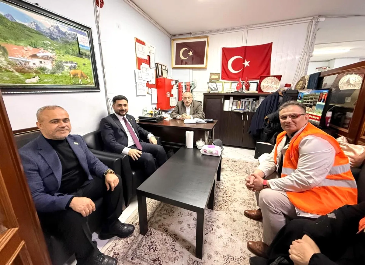 AK Parti Bağcılar'dan İş İnsanına Teşekkür Ziyareti AK Parti Bağcılar'dan İş İnsanına Teşekkür Ziyareti