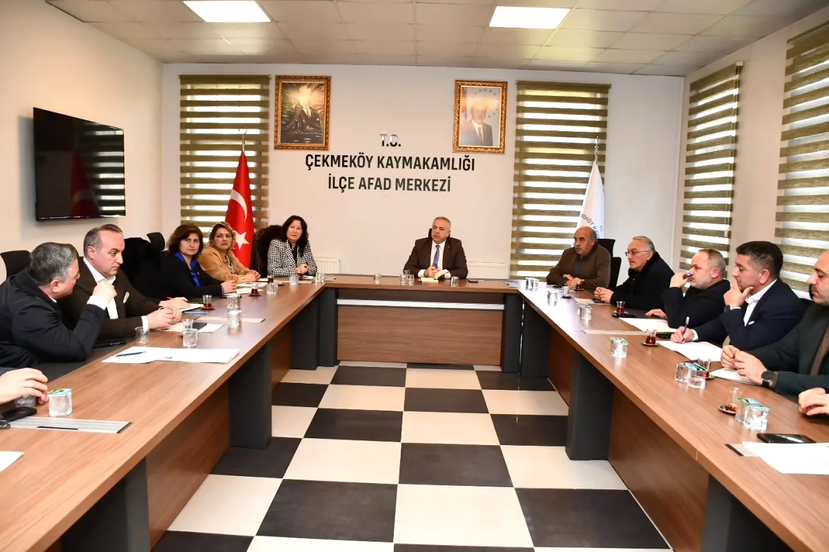 Çekmeköy Kaymakamı Muhtarlarla Buluştu: Mahallelerin Sorunları Masaya Yatırıldı Çekmeköy Kaymakamı Muhtarlarla Buluştu: Mahallelerin Sorunları Masaya Yatırıldı