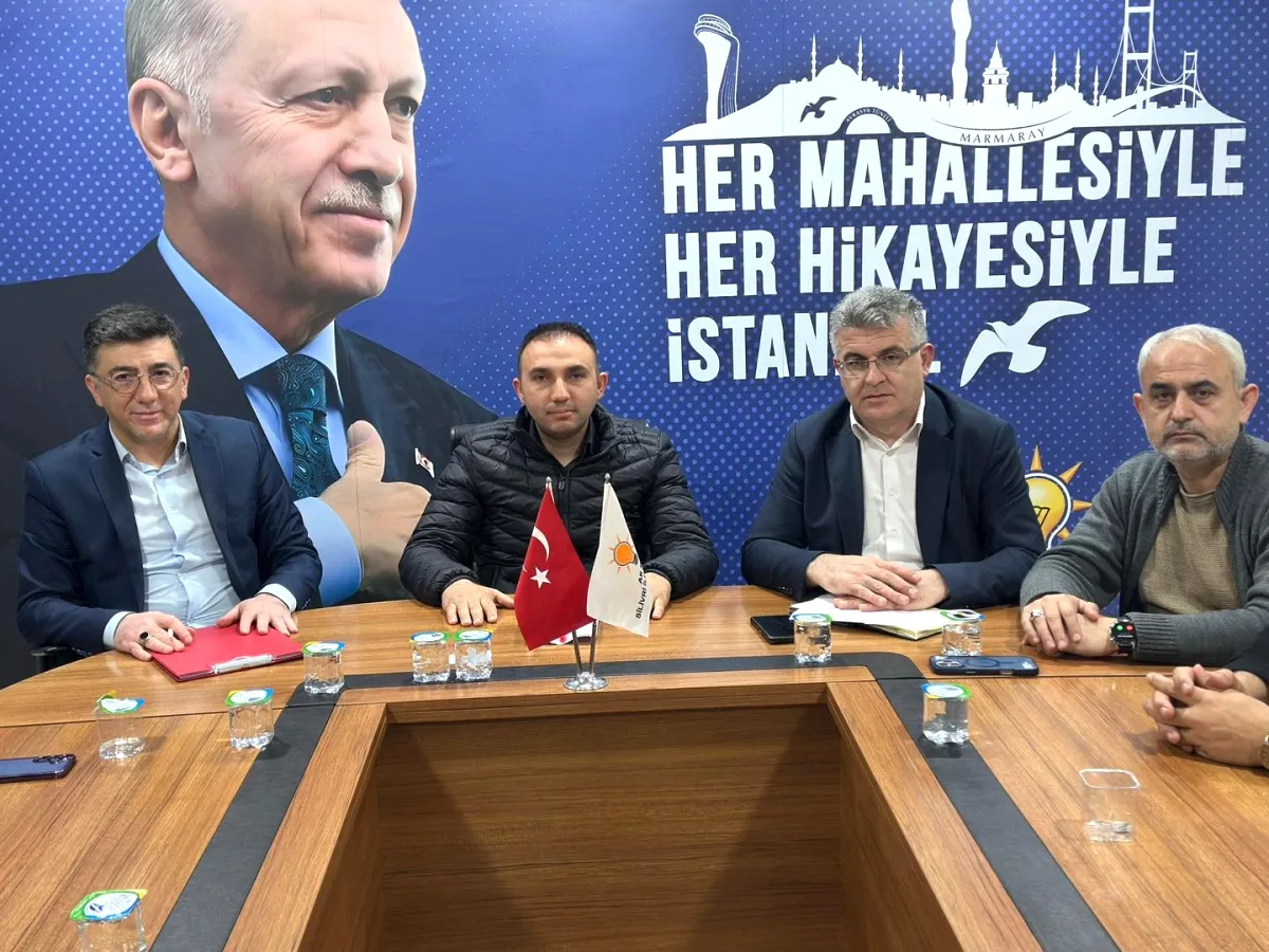 Silivri'de AK Parti Mahalle Toplantısı: Hedefler Masaya Yatırıldı Silivri'de AK Parti Mahalle Toplantısı: Hedefler Masaya Yatırıldı
