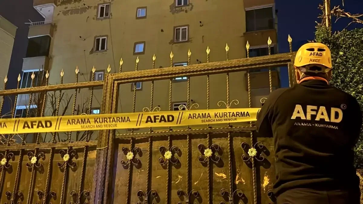 Diyarbakır'da Bina Çatladı: 51 Kişi Tahliye Edildi Diyarbakır'da Bina Çatladı: 51 Kişi Tahliye Edildi