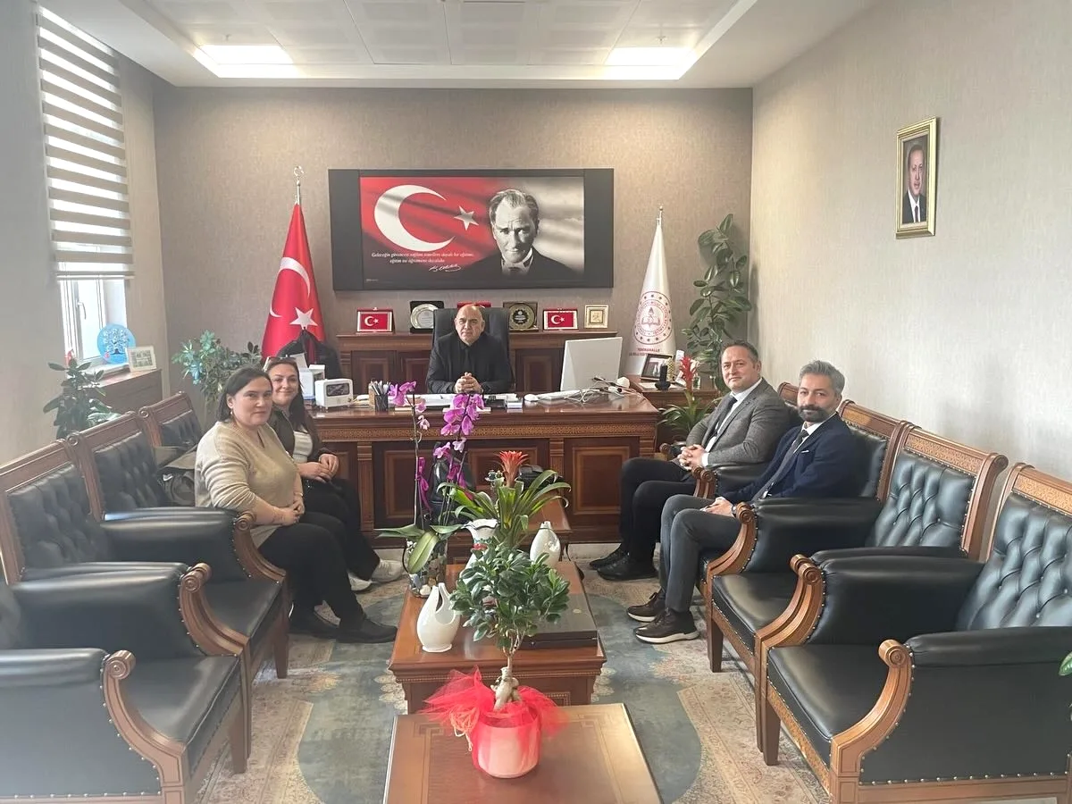 Yenimahalle İlçe Milli Eğitim Müdürü Okul İdarecilerini Kabul Etti Yenimahalle İlçe Milli Eğitim Müdürü Okul İdarecilerini Kabul Etti