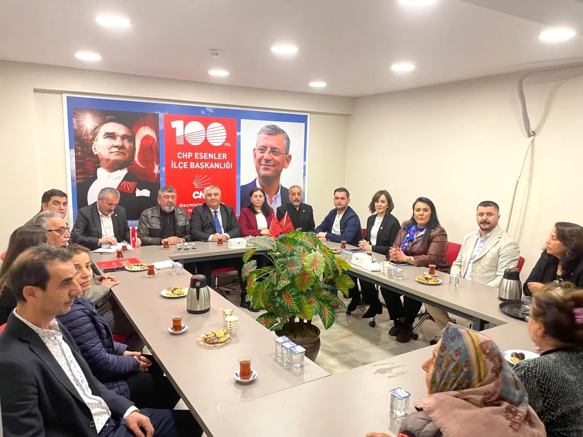 CHP Esenler İlçe Başkanı Kemal Şahin'e Ziyaret Gerçekleşti CHP Esenler İlçe Başkanı Kemal Şahin'e Ziyaret Gerçekleşti
