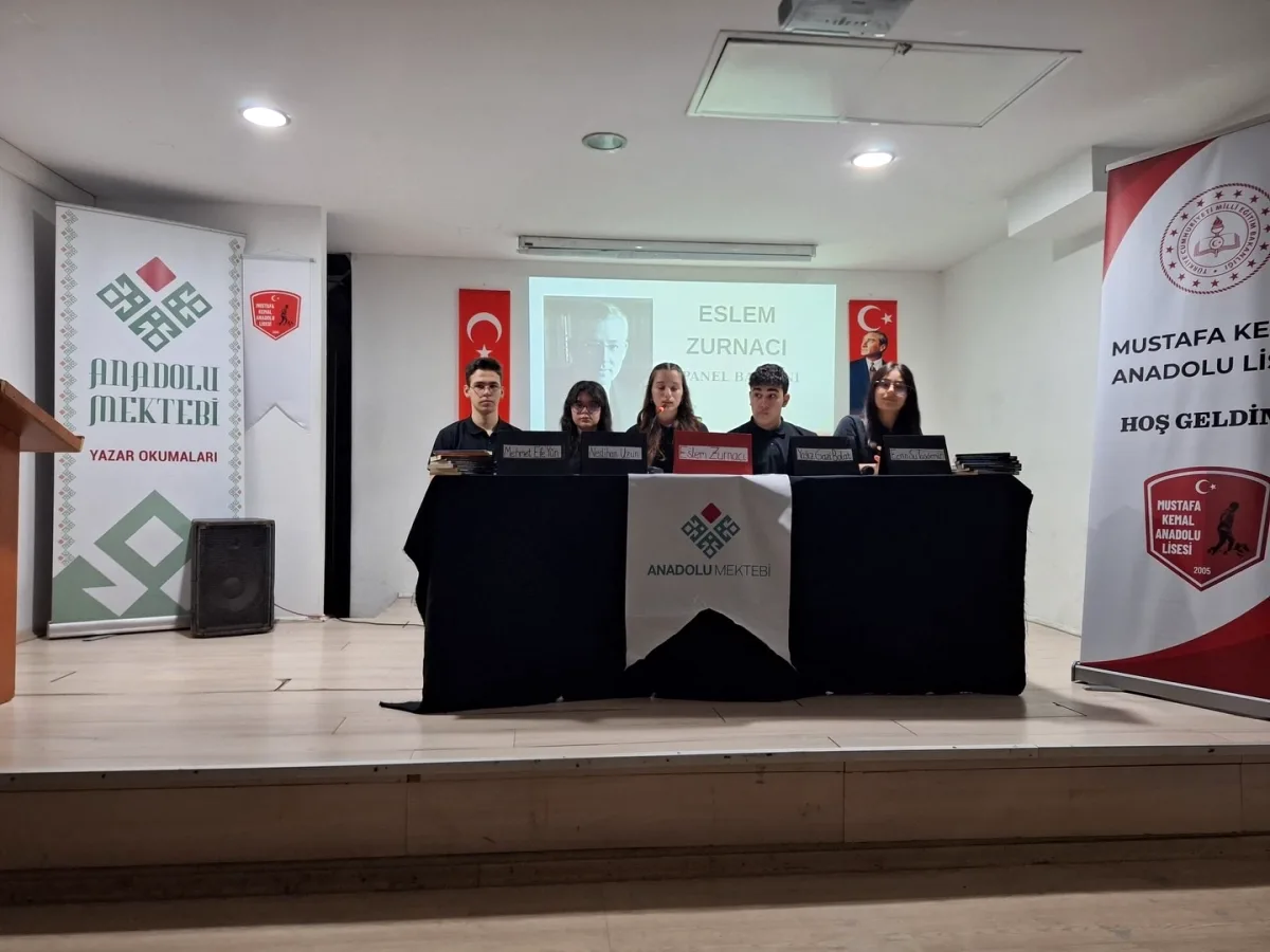 Sabahattin Ali Paneli Ataşehir'de Öğrencilerle Buluştu Sabahattin Ali Paneli Ataşehir'de Öğrencilerle Buluştu
