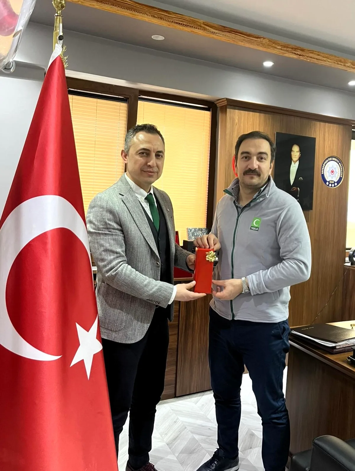 Yeşilay Bayrampaşa'dan Emniyete Ziyaret: Gençler İçin İş Birliği Yeşilay Bayrampaşa'dan Emniyete Ziyaret: Gençler İçin İş Birliği