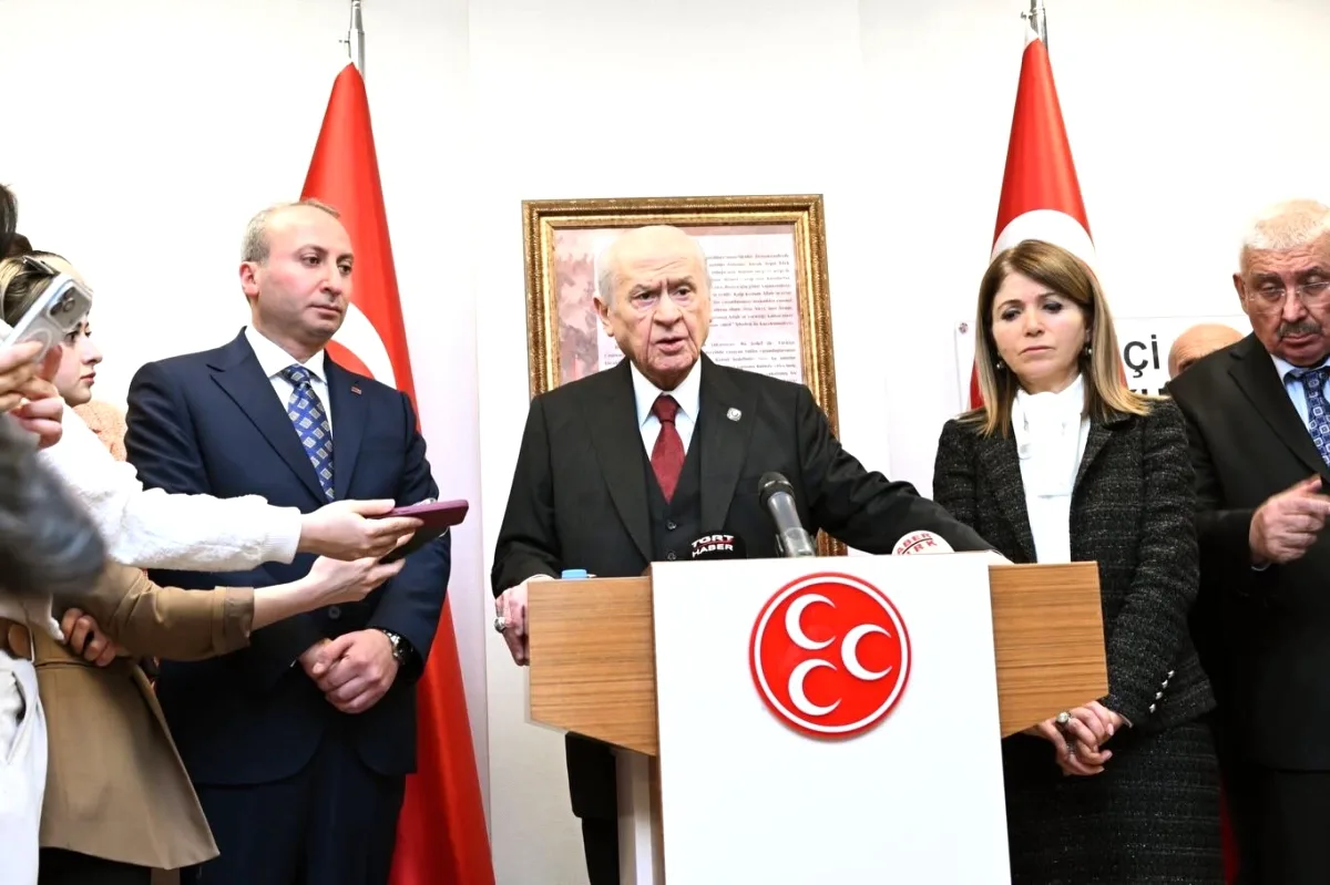 Devlet Bahçeli Akyurt'ta Siyaset ve Liderlik Okulu Açılışında Devlet Bahçeli Akyurt'ta Siyaset ve Liderlik Okulu Açılışında