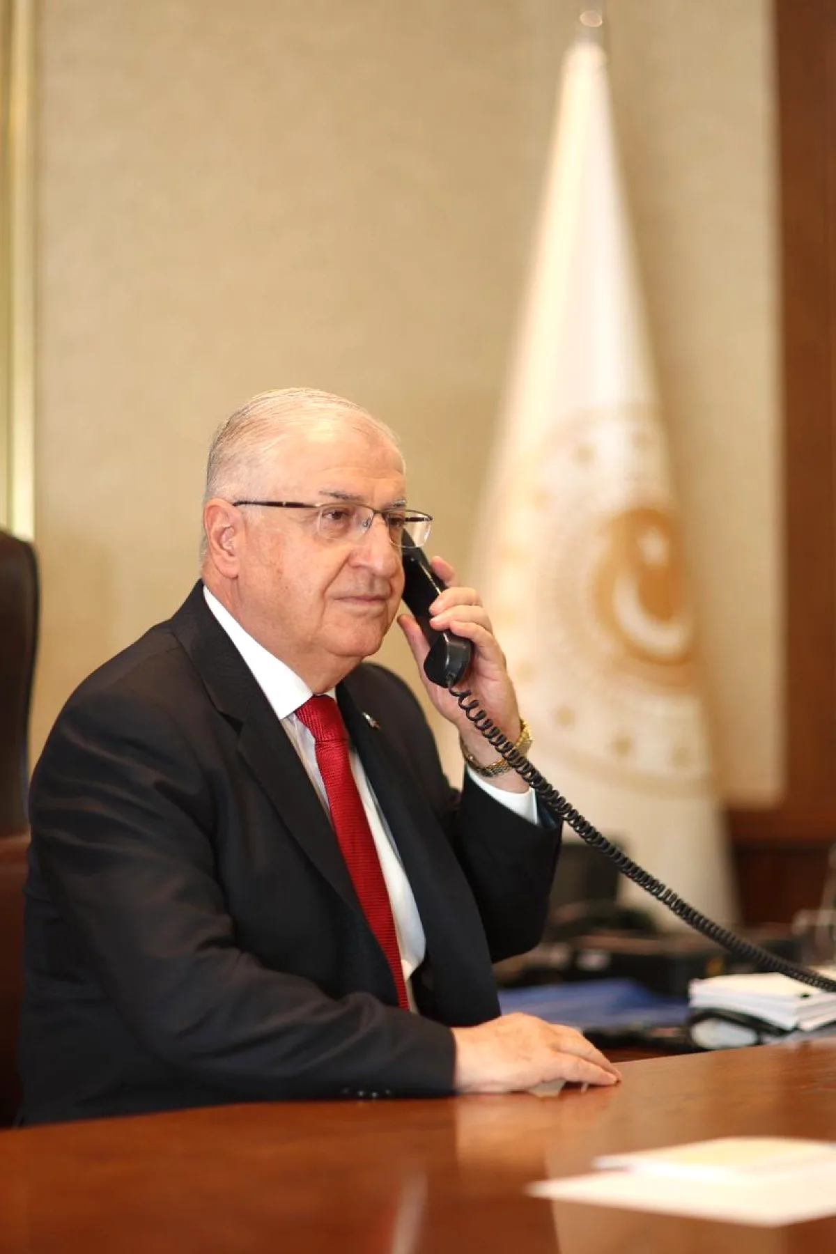 Millî Savunma Bakanı Güler, İranlı Mevkidaşı ile Telefonda Görüştü Millî Savunma Bakanı Güler, İranlı Mevkidaşı ile Telefonda Görüştü