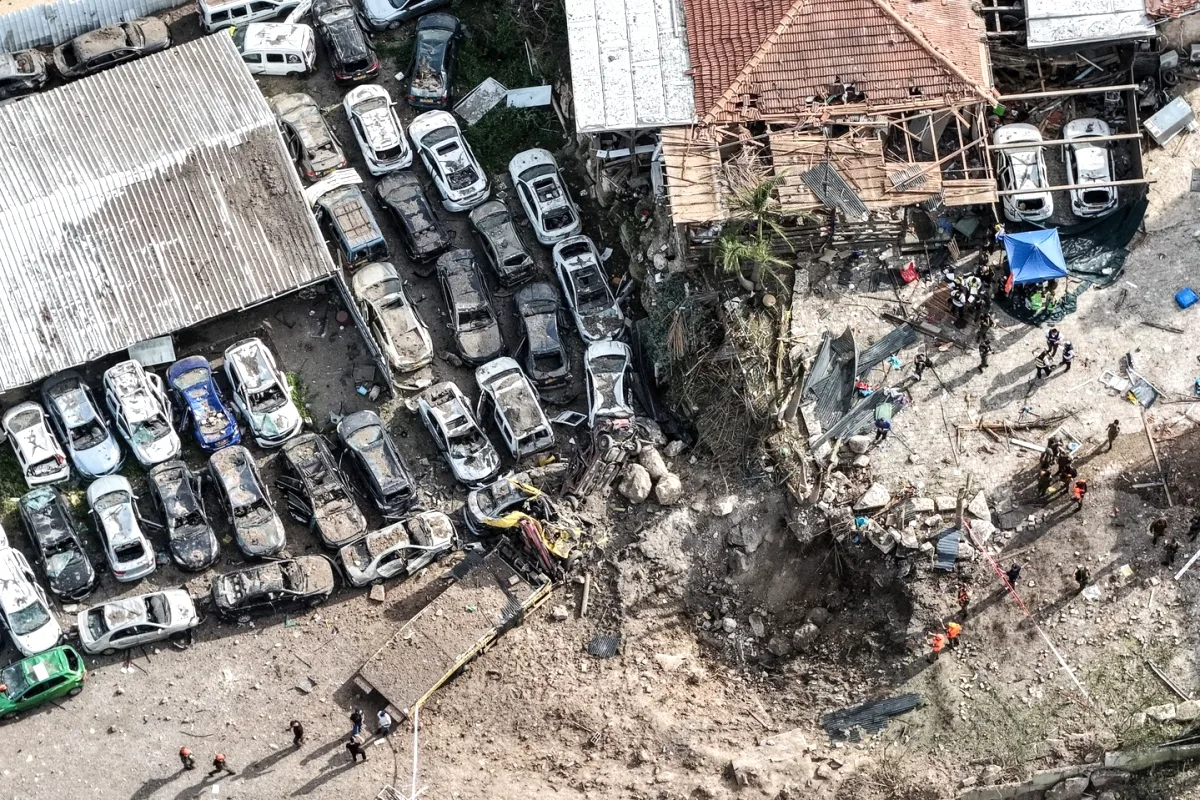 İran'ın İsrail'e Füze Saldırısı: Eshtaol ve Beit Shemesh'te Kurtarma İran'ın İsrail'e Füze Saldırısı: Eshtaol ve Beit Shemesh'te Kurtarma