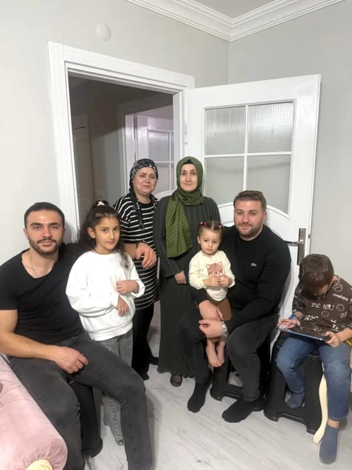 MHP Bayrampaşa'dan 'Derdin Derdimizdir' Ziyareti MHP Bayrampaşa'dan 'Derdin Derdimizdir' Ziyareti